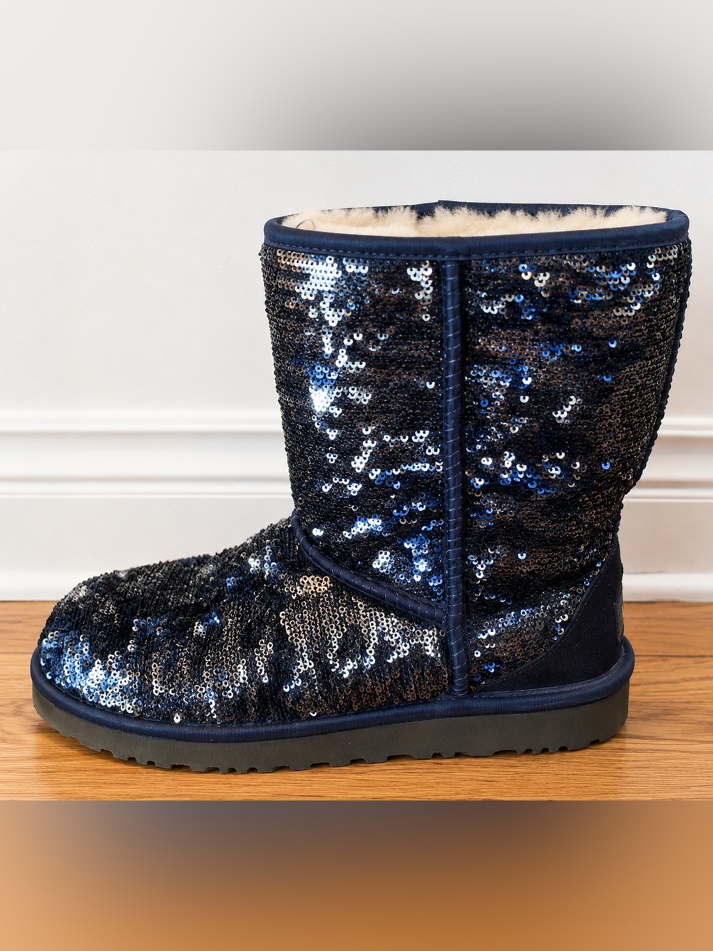 UGG Classic Short Sparkle Sequin Boots Navy Blue Sheepskin Size 7